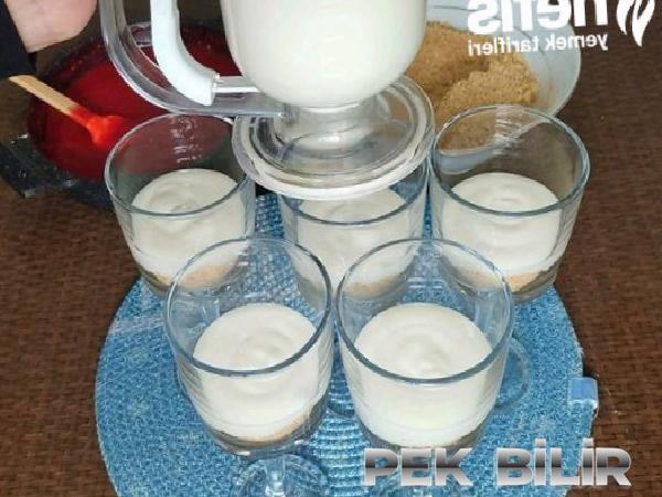 Cheesecake Tadında Çilek Soslu Magnolia (Videolu) 6 cheesecake tadinda cilek soslu magnolia videolu 4 aRVJ1MDA
